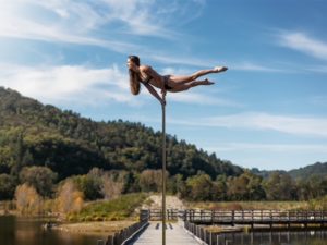 Read more about the article [à la salle d’Angoulême] Workshops avec Ophélie Scrève – prof et championne de pole dance le dimanche 13 novembre 2022